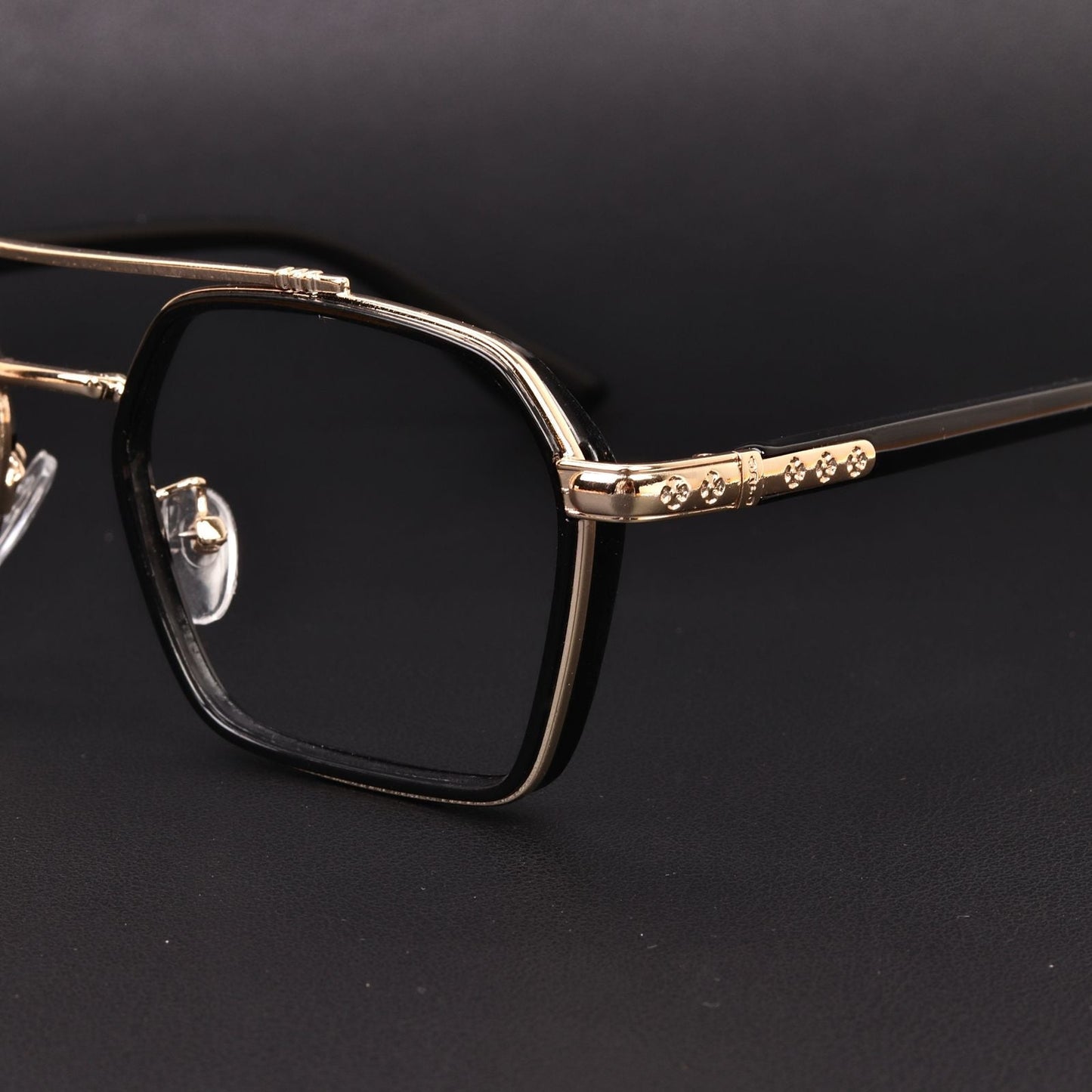 Elvore – Metal Screen Glasses – Gold Black