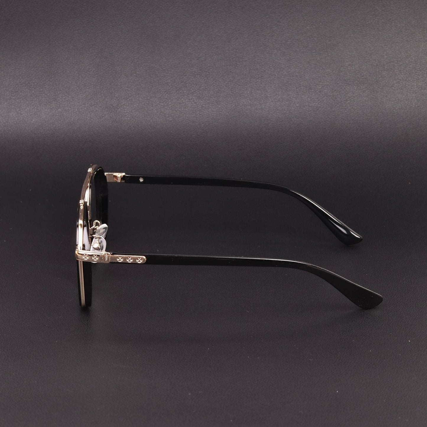 Elvore – Metal Screen Glasses – Gold Black